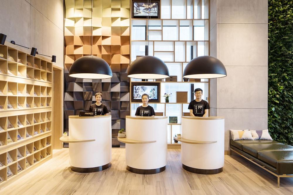 Shanghai Rongju Hotel Lujiazui Hotel Экстерьер фото